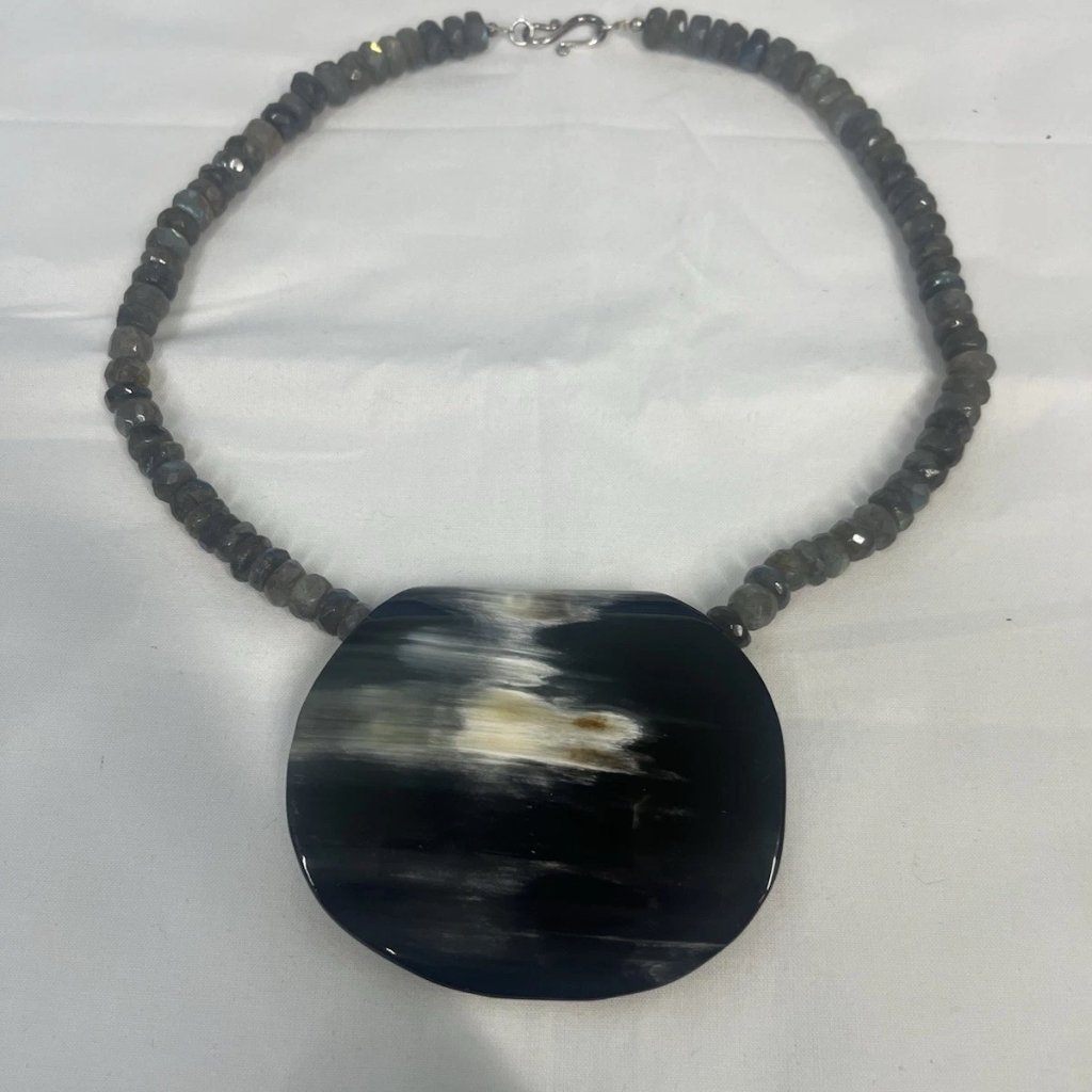 Handmade Natural Water Buffalo Horn And Labradorite Necklace No Signature 25$